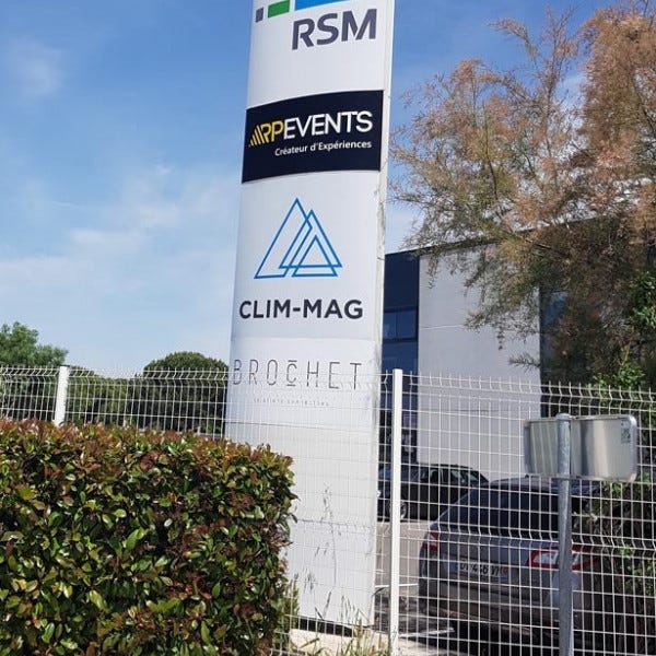 totem-entreprise-by-signarama-montpellier