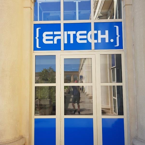 vitrophanie-enseigne-sticker-vitres-by-signarama-montpellier-pose-enseigne