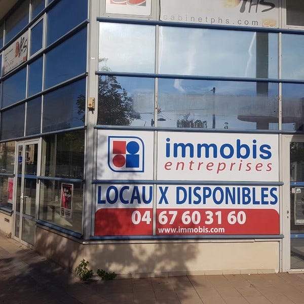 vitrophanie-microperfore-vitrine-by-signarama-montpellier-enseigne