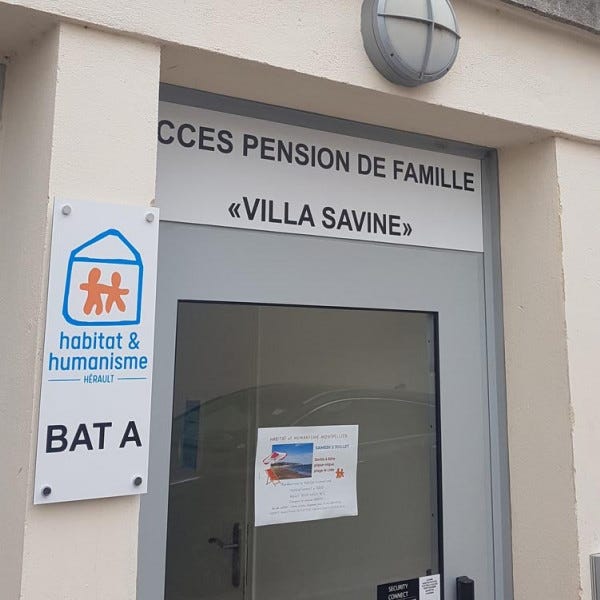 enseigne-et-signaletique-batiment-plaque-entree-by-signarama-montpellier