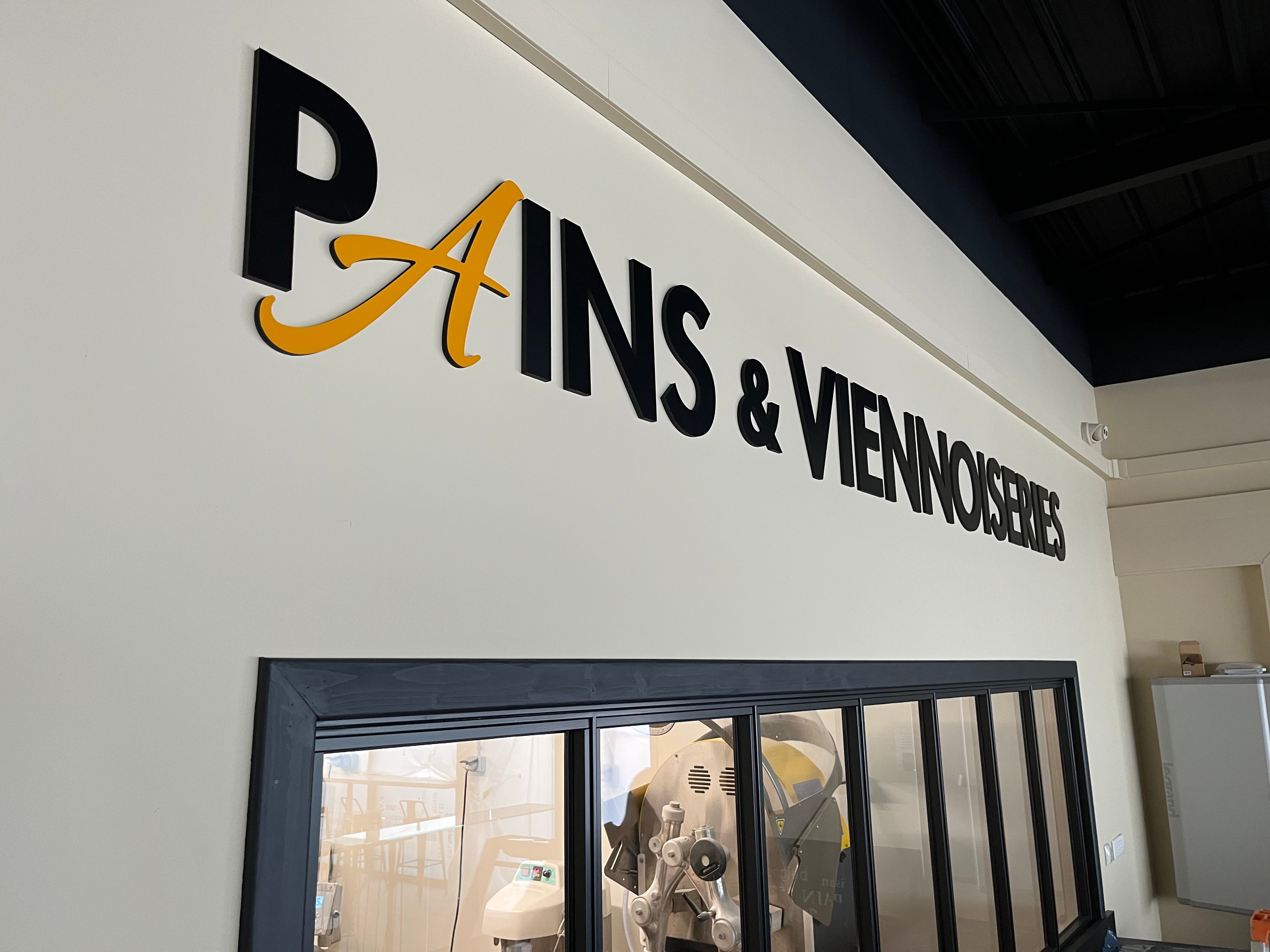 Signalétique Intérieure PLV, Agencement et Décoration intérieure