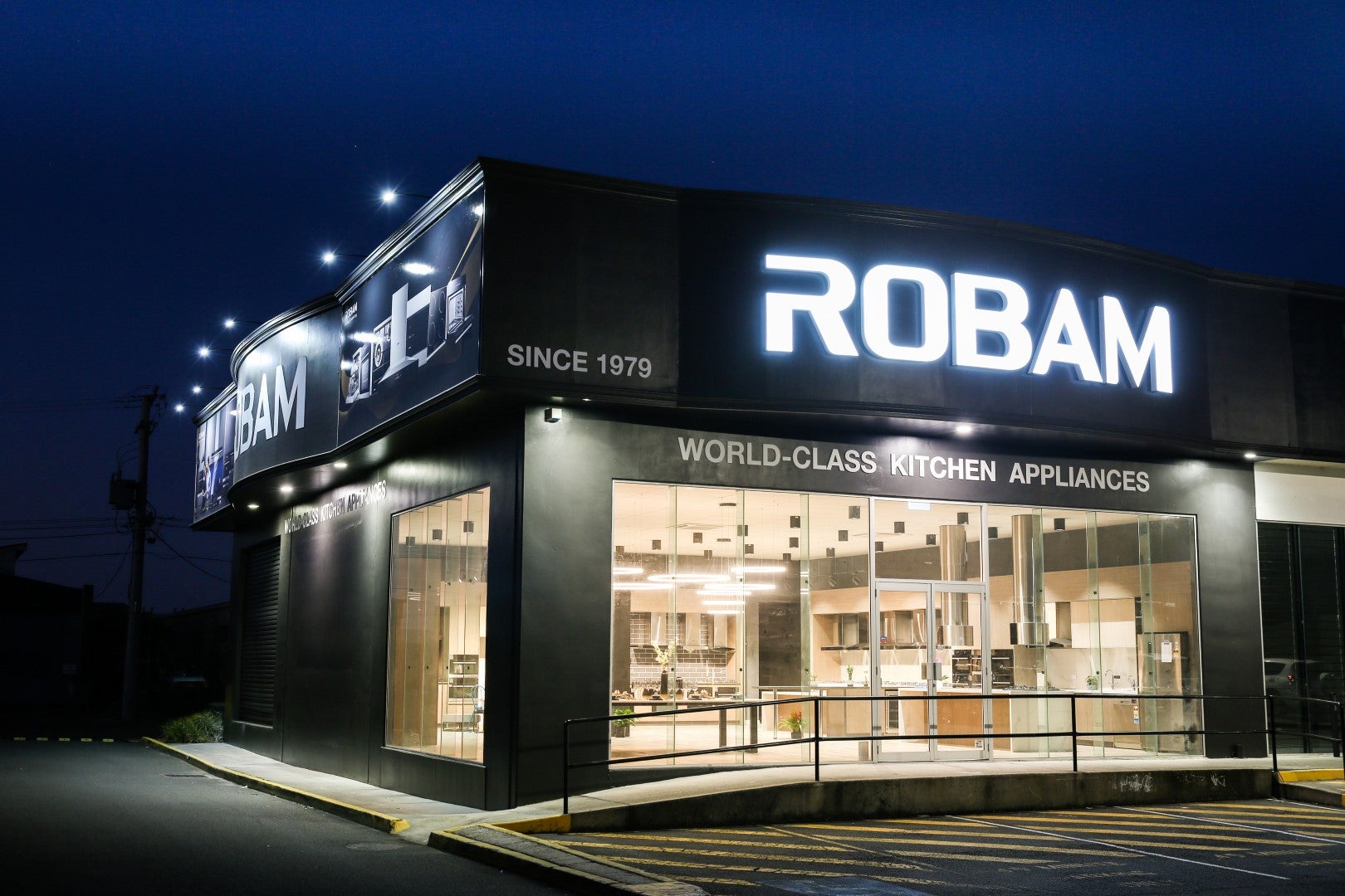 Robam – illuminated signage