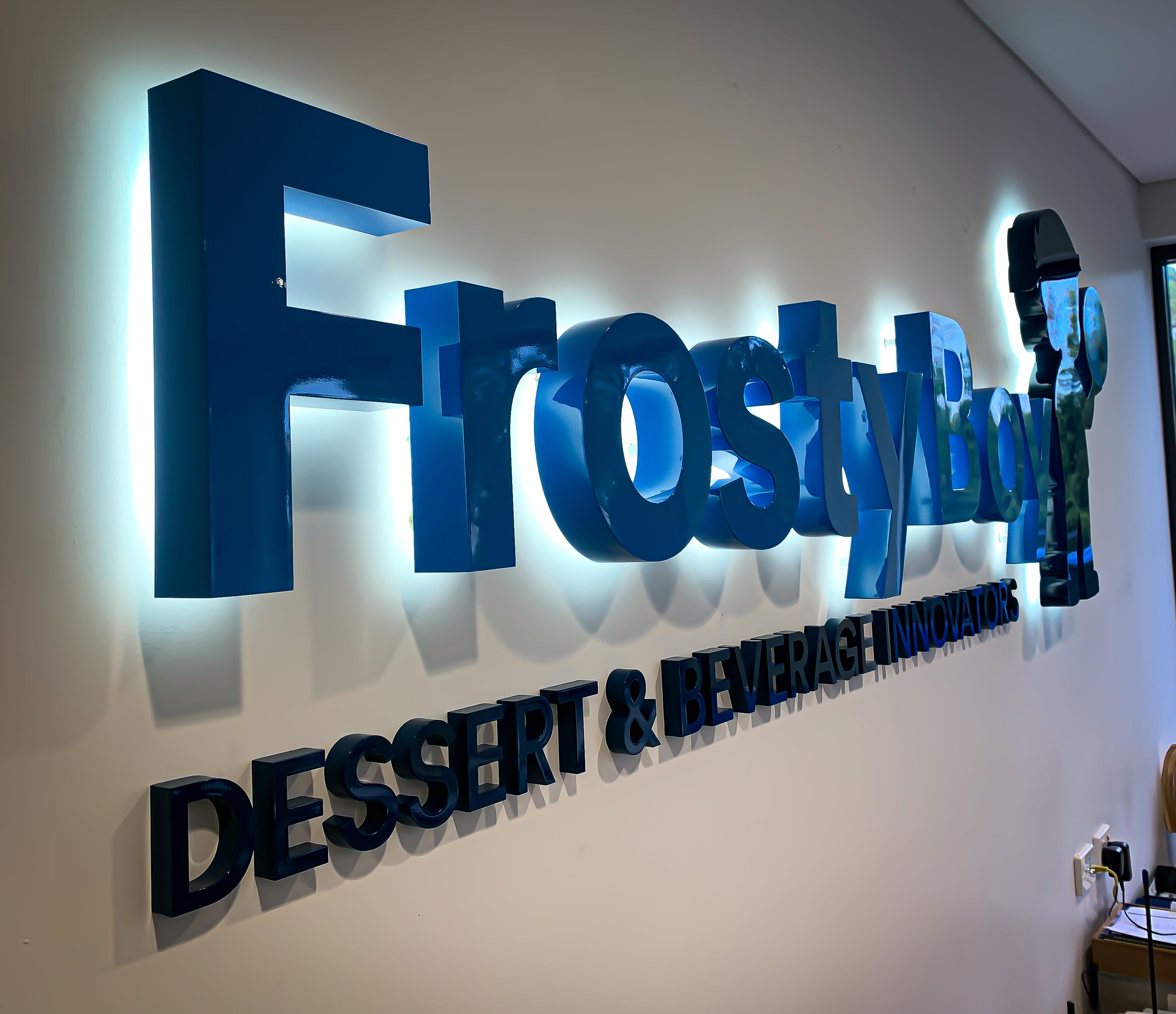 Frosty Boy – illuminated signage