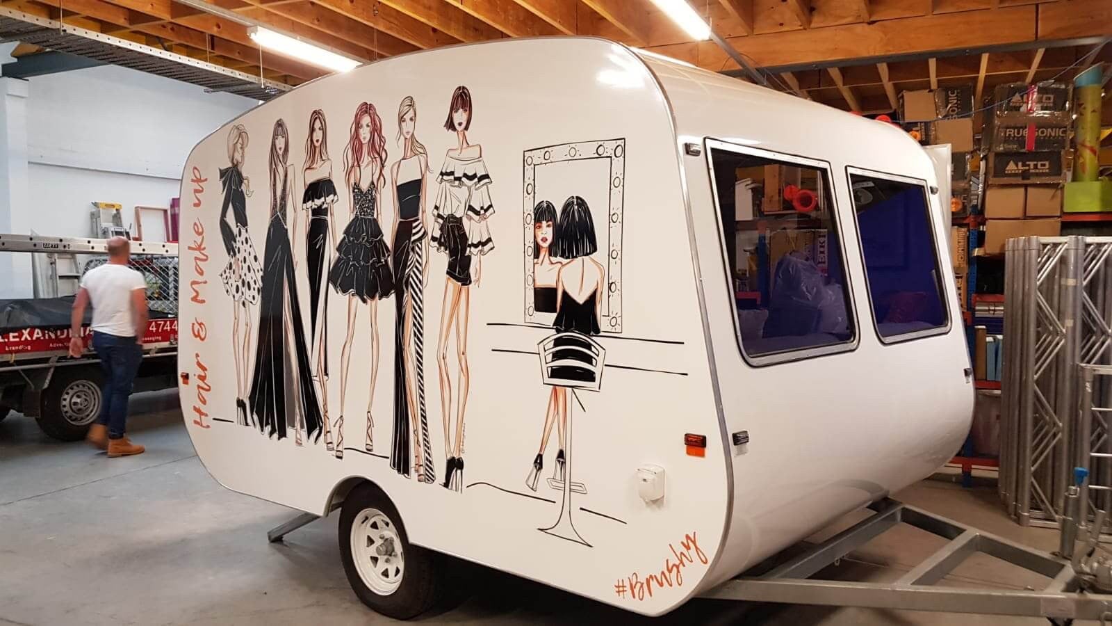 Make Up Artist Mobile Studio