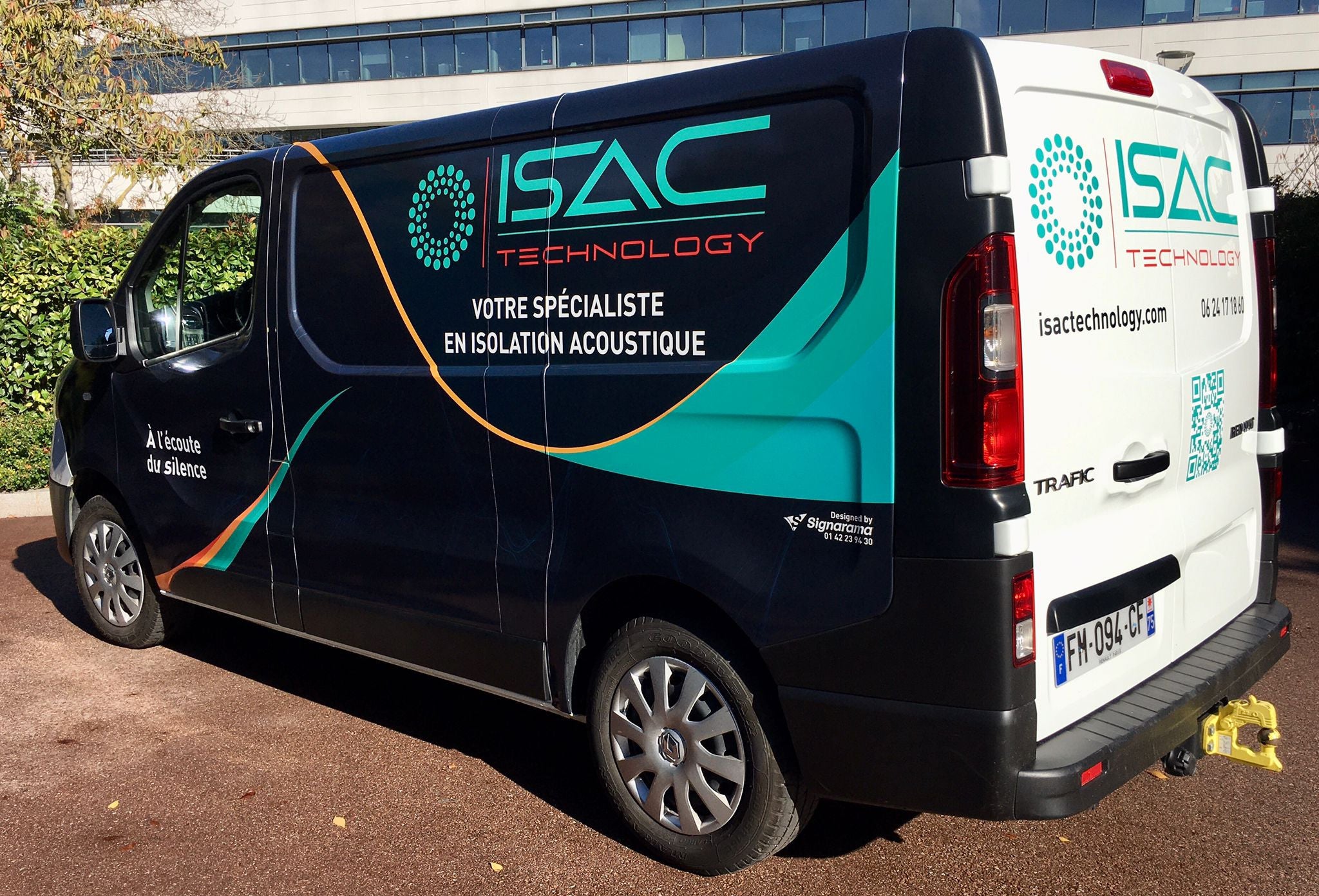 Isac Matuga Covering véhicule pour ISAC Technology