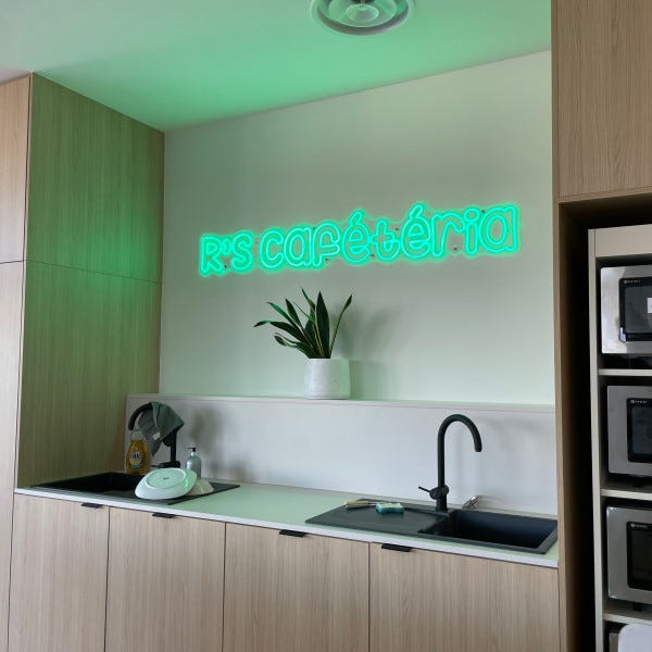 enseigne-interieure-neon-led-by-signarama-montpellier