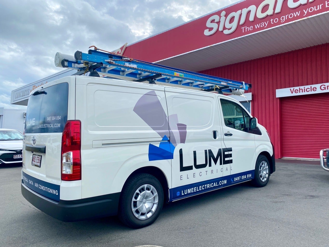 Lume Electrical Vehicle Signage