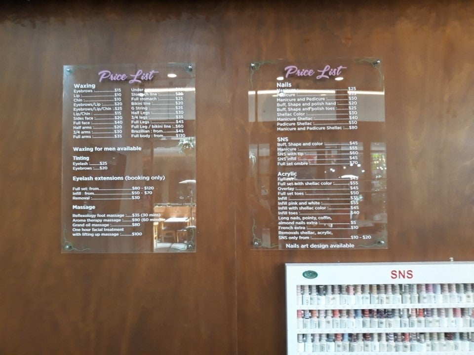 3D Illuminated lettering, round Light box, wall Mount Acrylic and Window Graphics