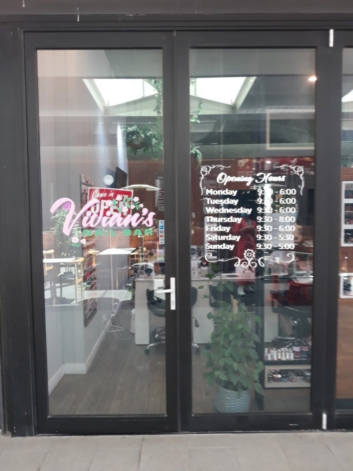 3D Illuminated lettering, round Light box, wall Mount Acrylic and Window Graphics