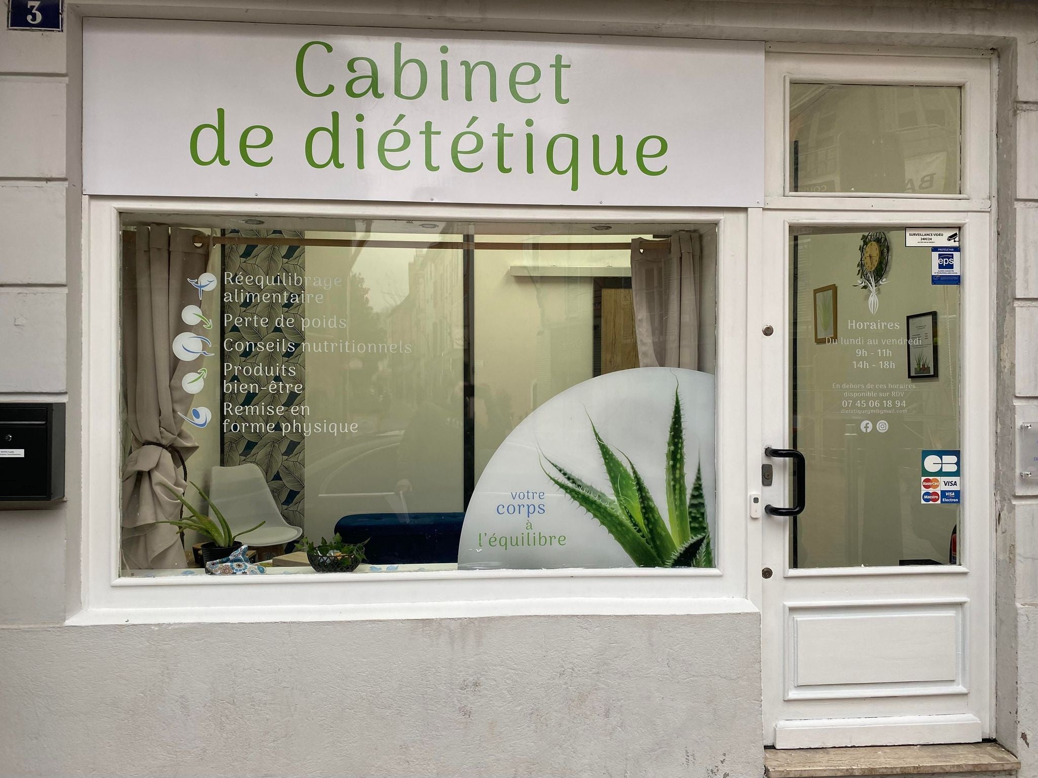 Enseigne et vitrine