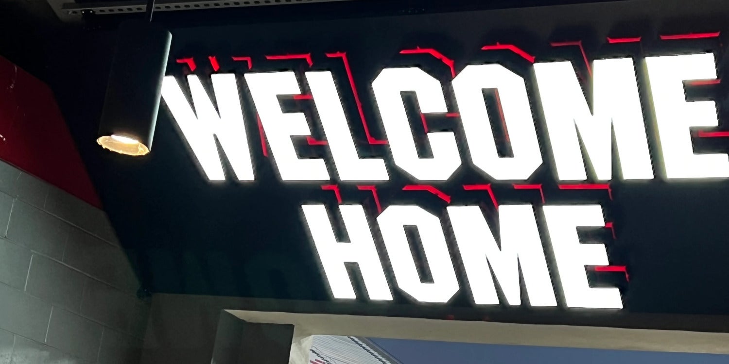 Illuminated & Lighted Signs