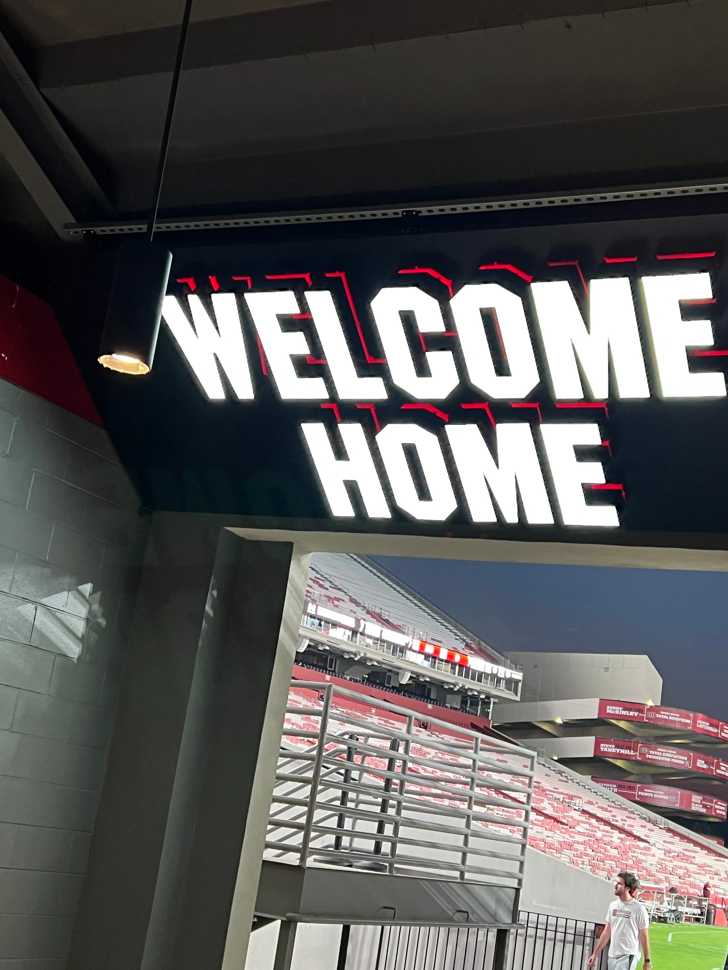 Illuminated & Lighted Signs