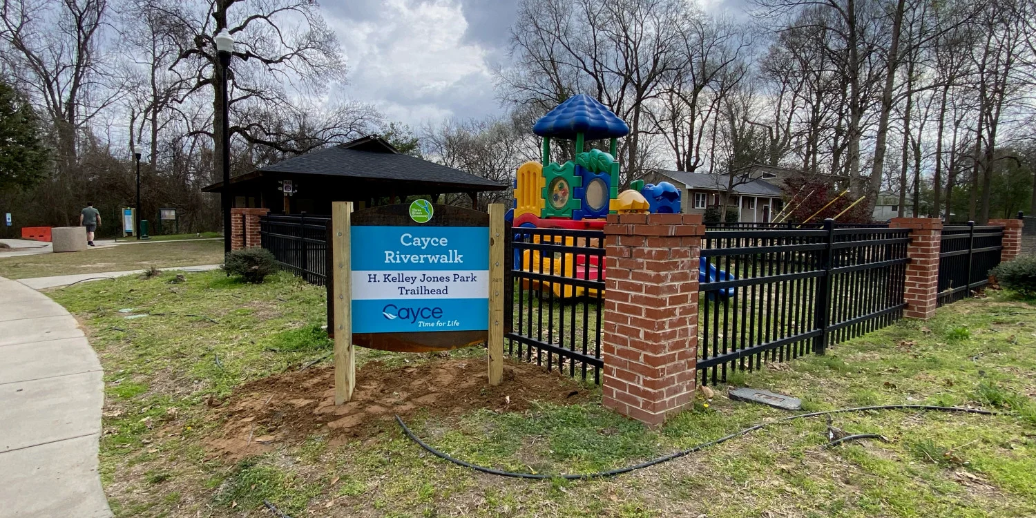 Freestanding & Standalone Signs