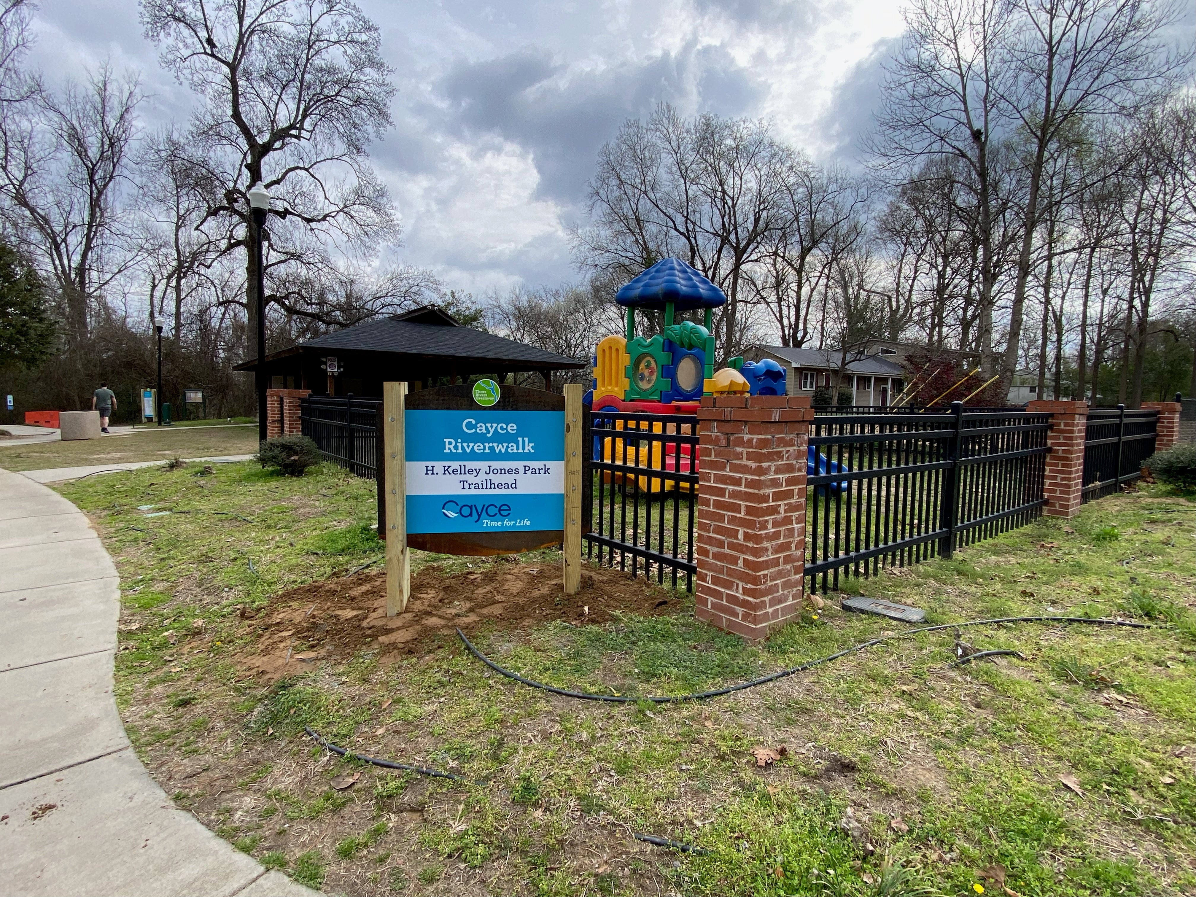 Freestanding & Standalone Signs