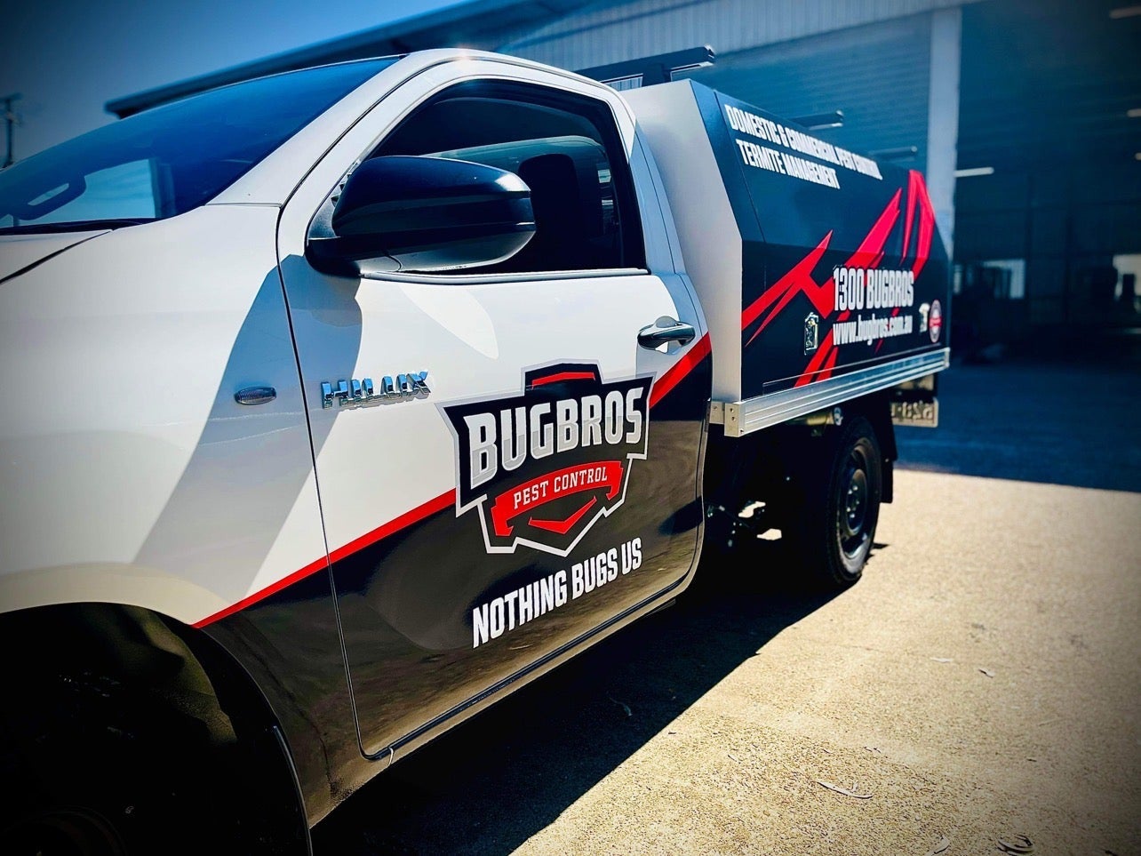 Eye Catching Vehicle Signage for the Bug Bros