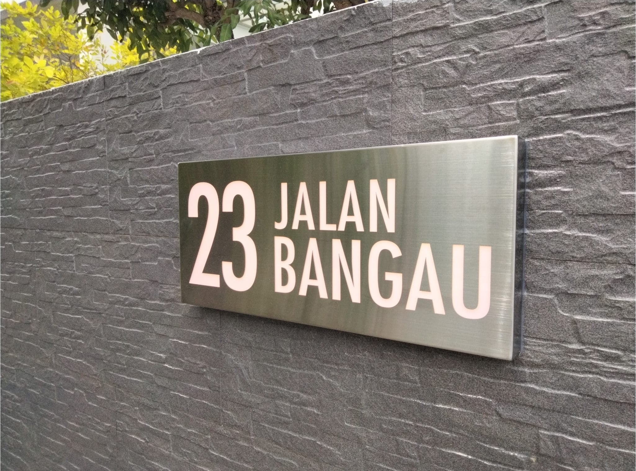 5 Tips to Keep Metal Signage Looking Good