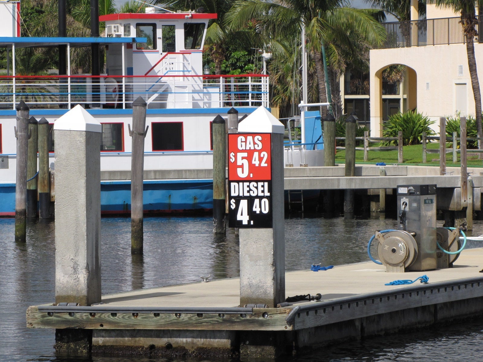 Boat Wraps & Graphics