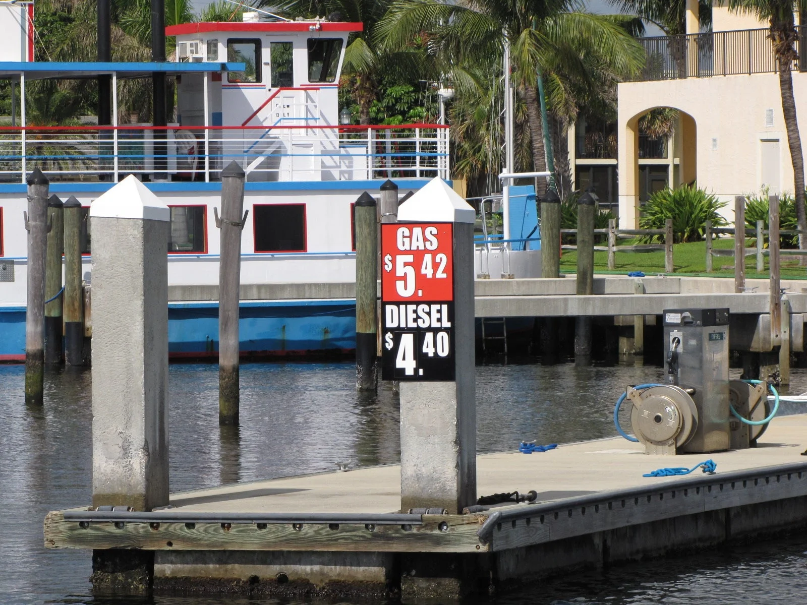 Boat Wraps & Graphics