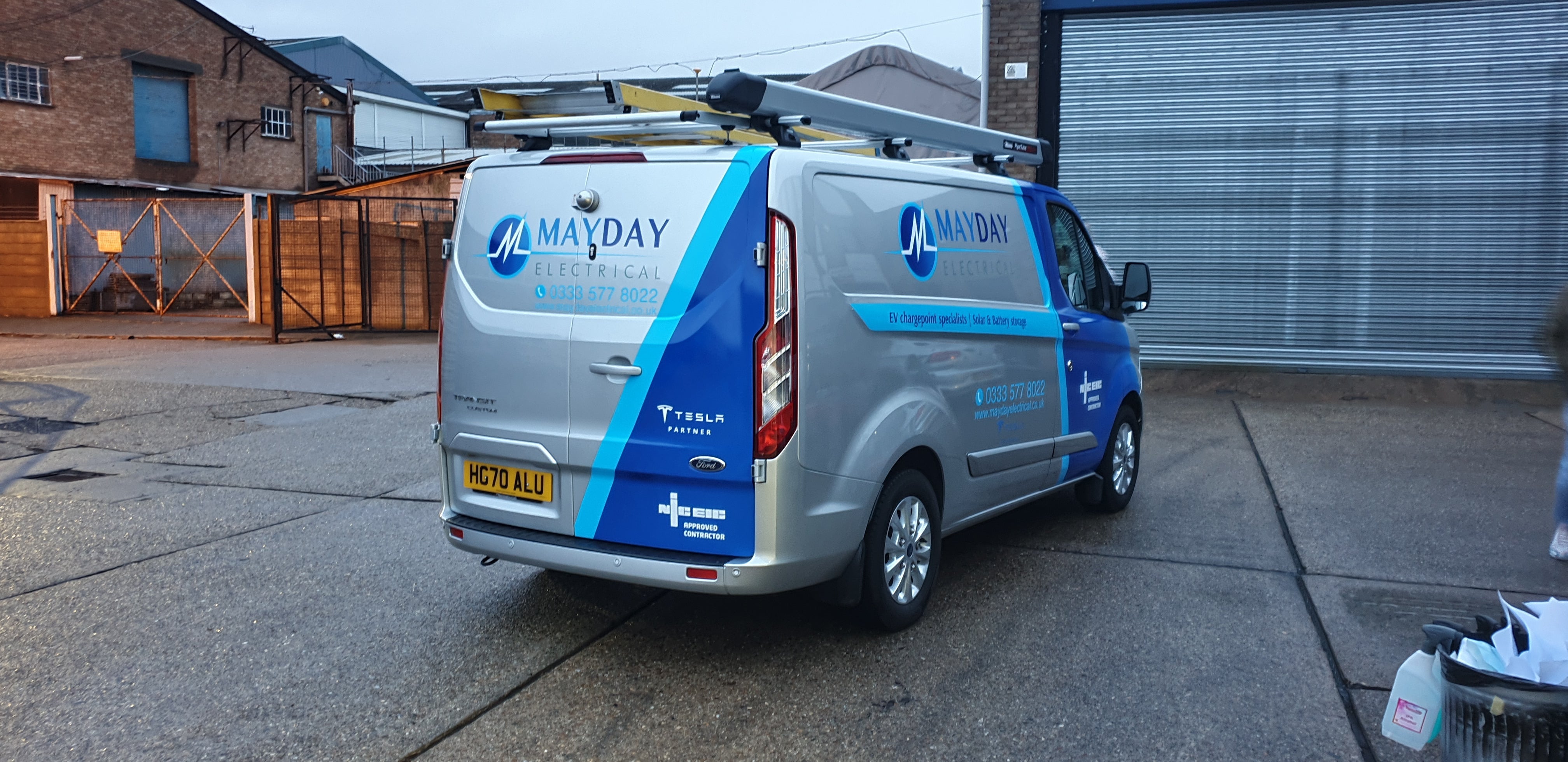 5 reasons why you should invest in vehicle graphics in 2023!