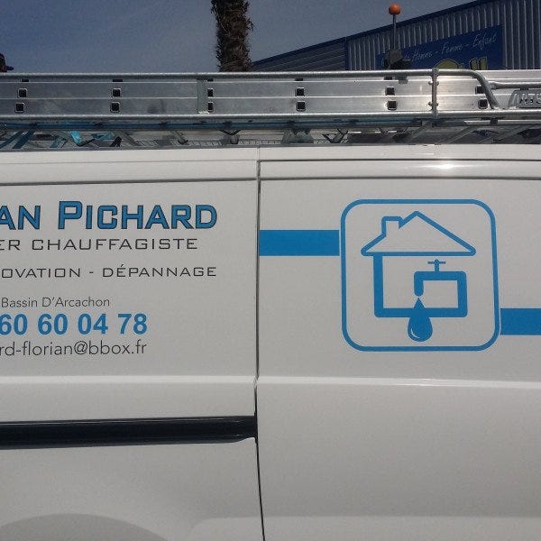 marquage-adhesif-vehicule-Arcachon-Signarama