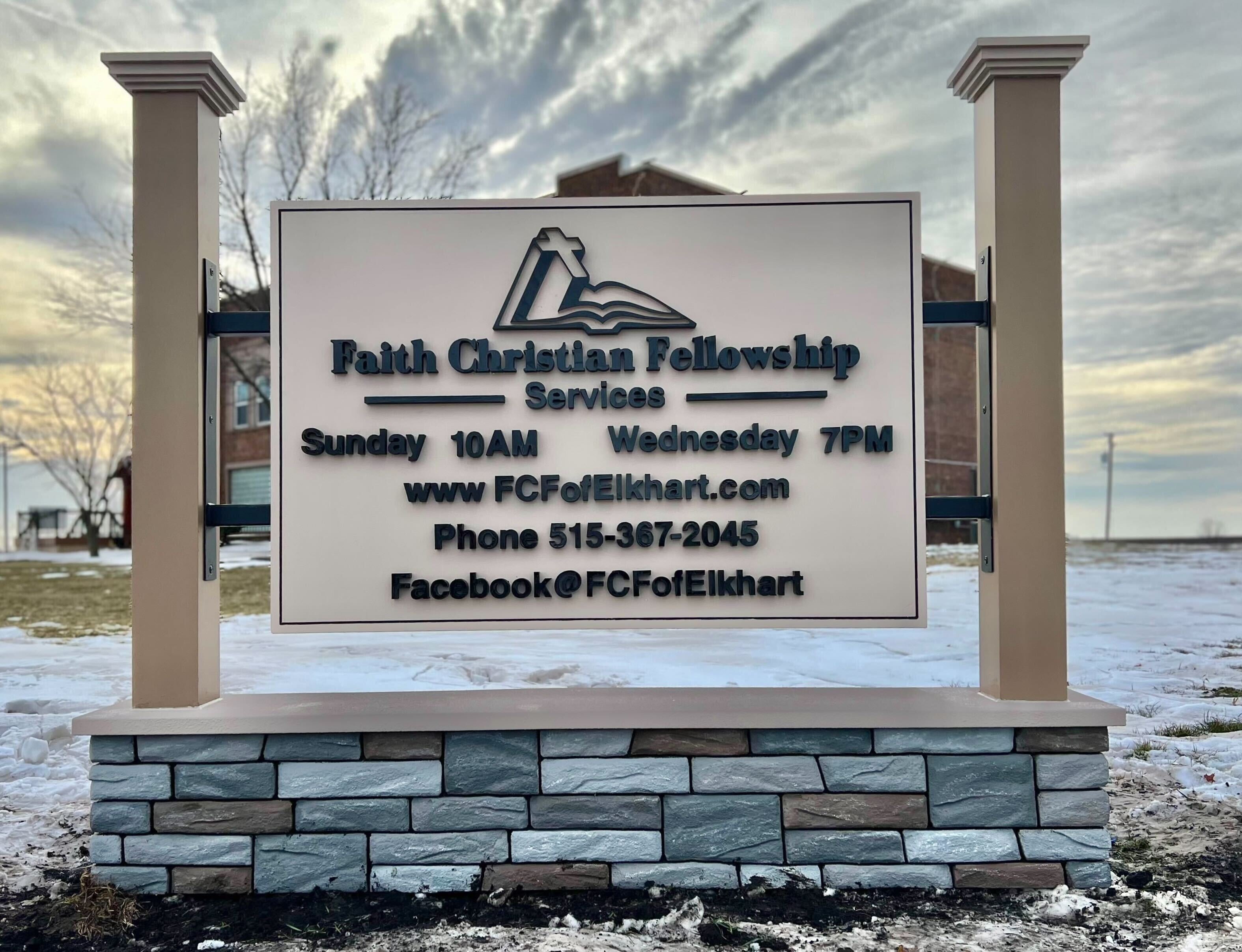 Freestanding & Standalone Signs