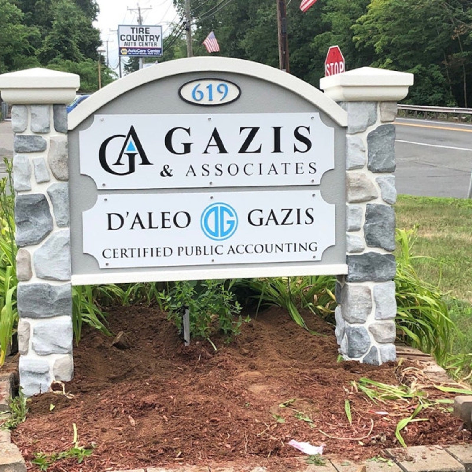 Freestanding and Standalone Signs