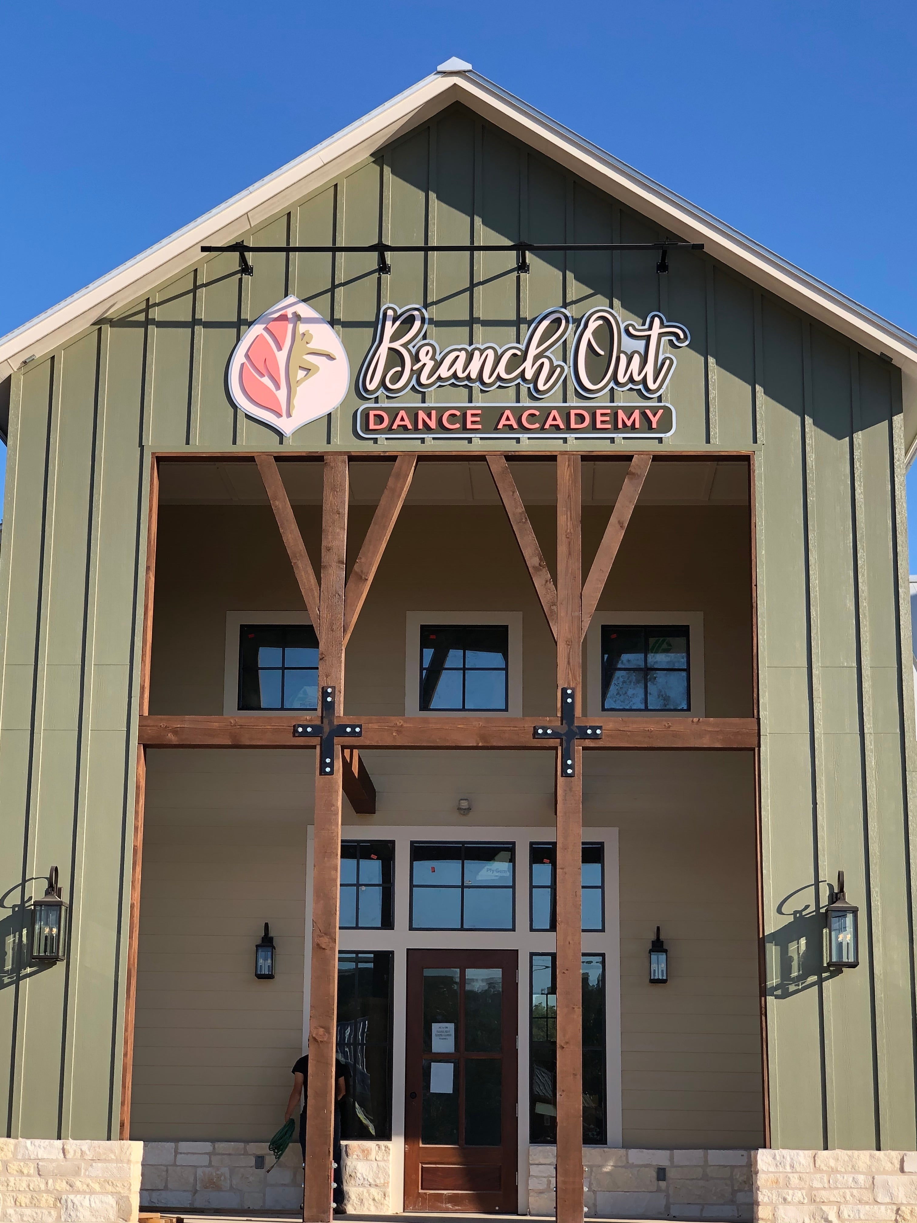 Custom Outdoor Signs for Business