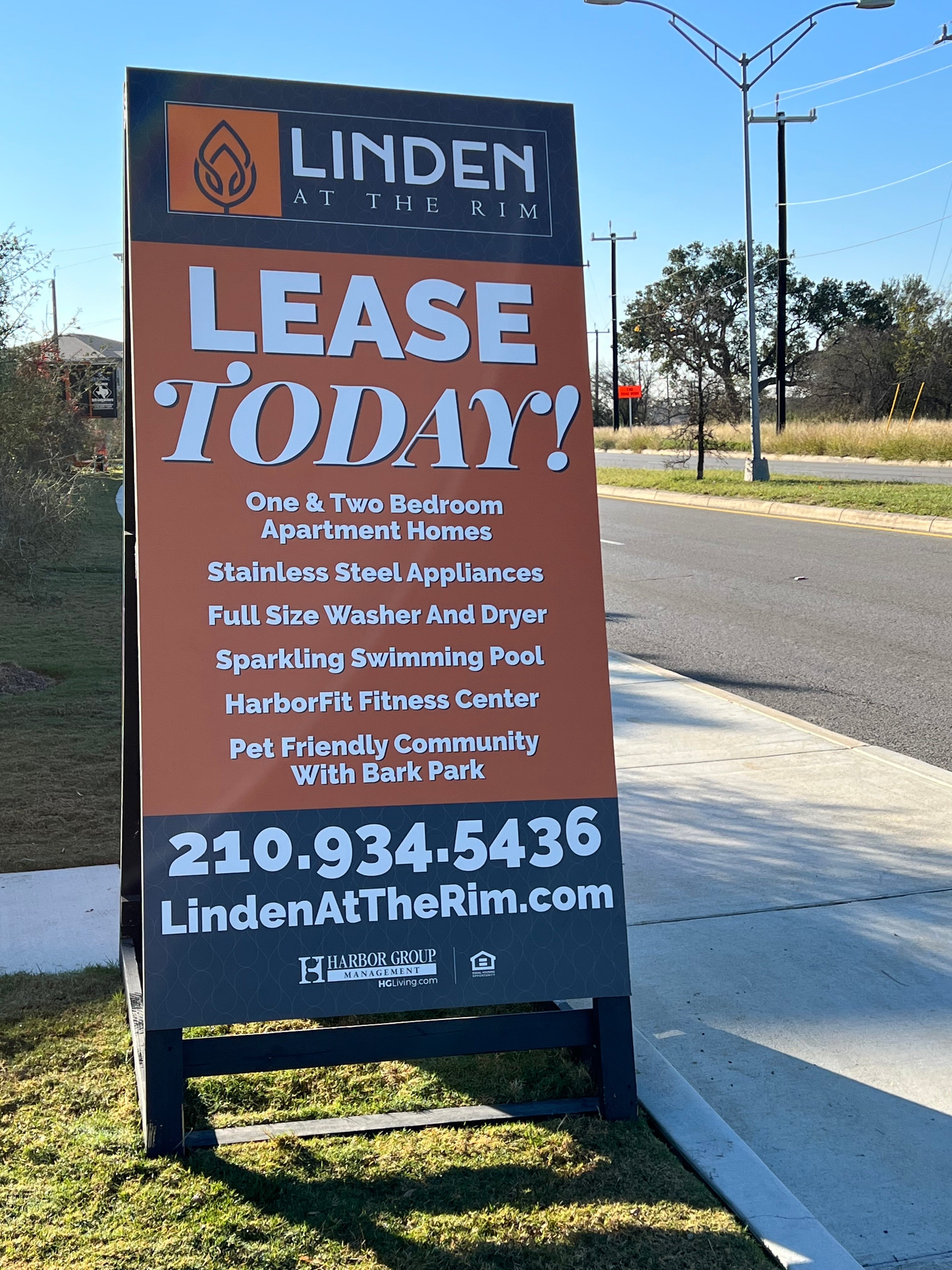 Sidewalk Signs & Curb Signs