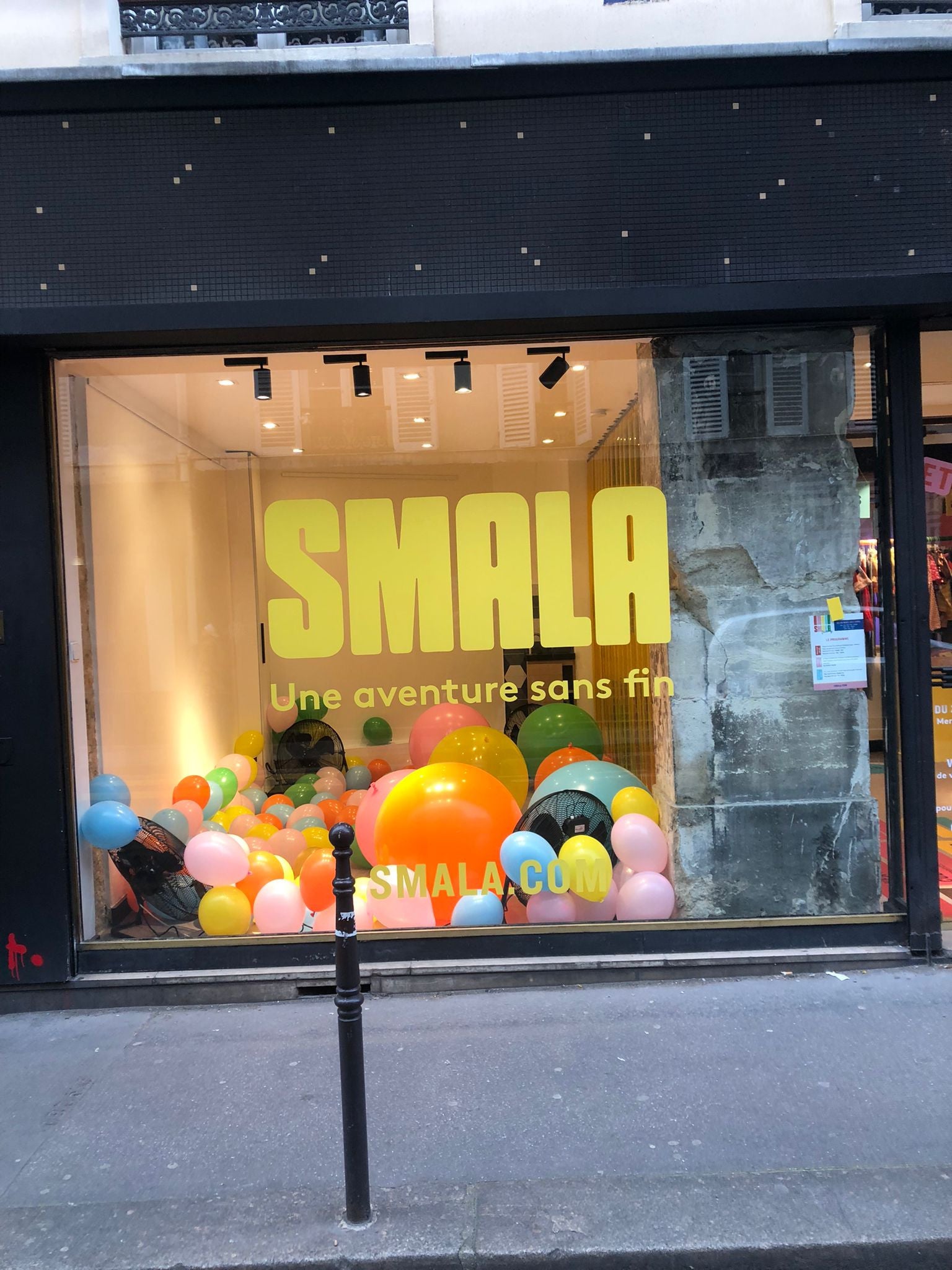 Réalisation de signalétique pour la boutique SMALA