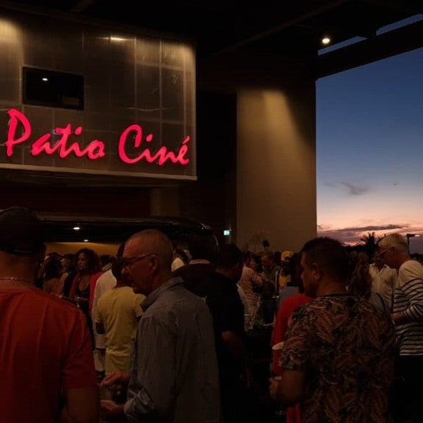 LE PATIO CINE - ST PIERRE - ENSEIGNE LUMINEUSE - LETTRES BOITIERS - SUR MESURE - SIGNARAMA REUNION