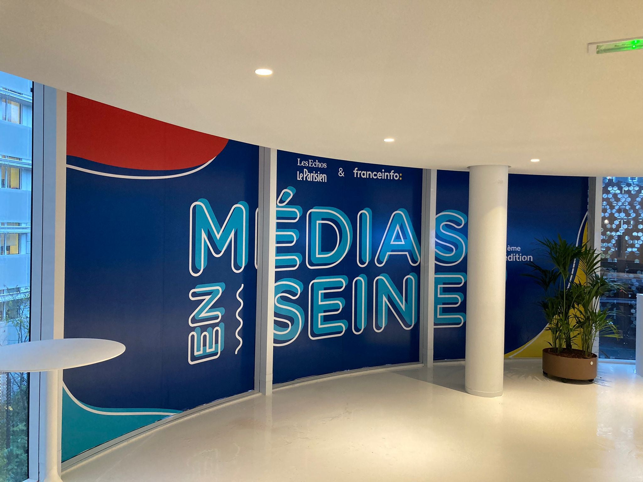 Réalisation de vitrophanie pour le festival MEDIAS EN SEINE