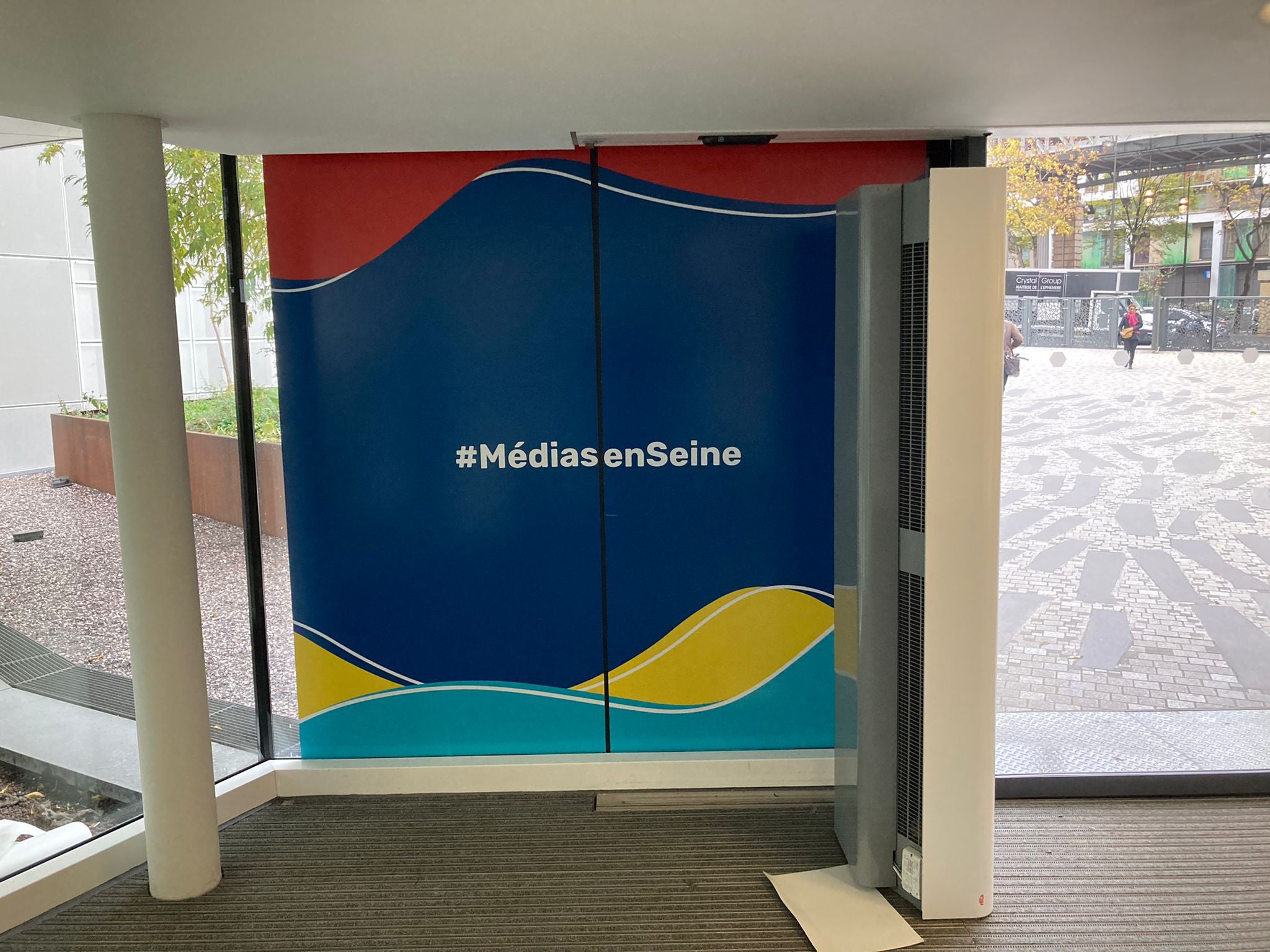 Réalisation de vitrophanie pour le festival MEDIAS EN SEINE