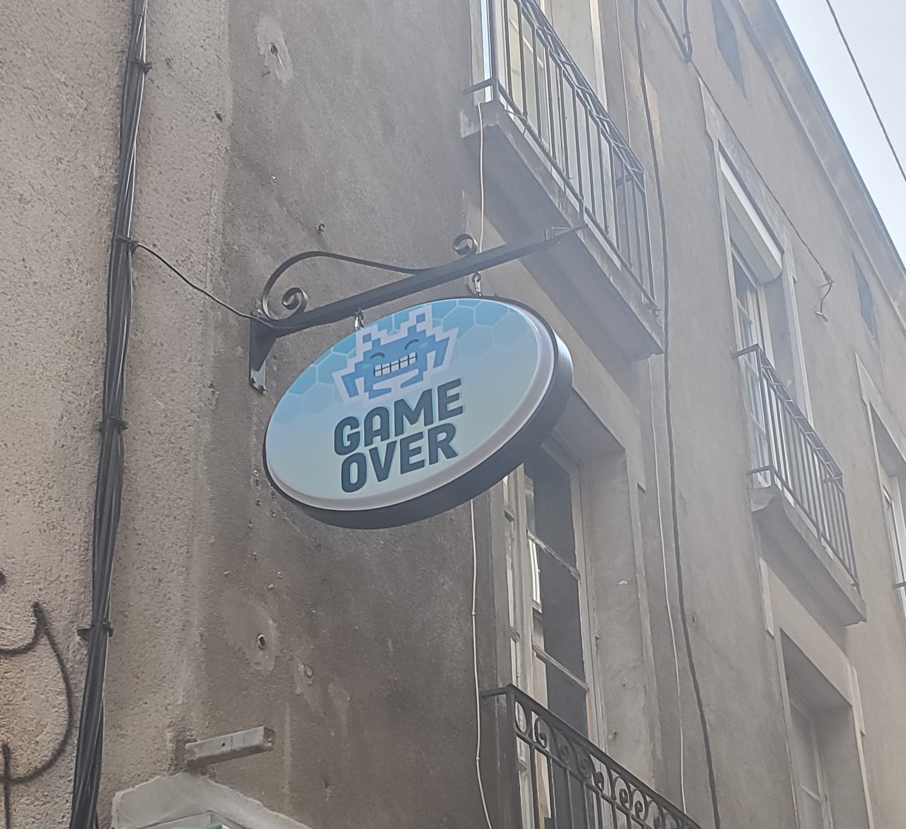 Marquage au sol, drapeau double face, marquage véhicule par Signarama Nantes