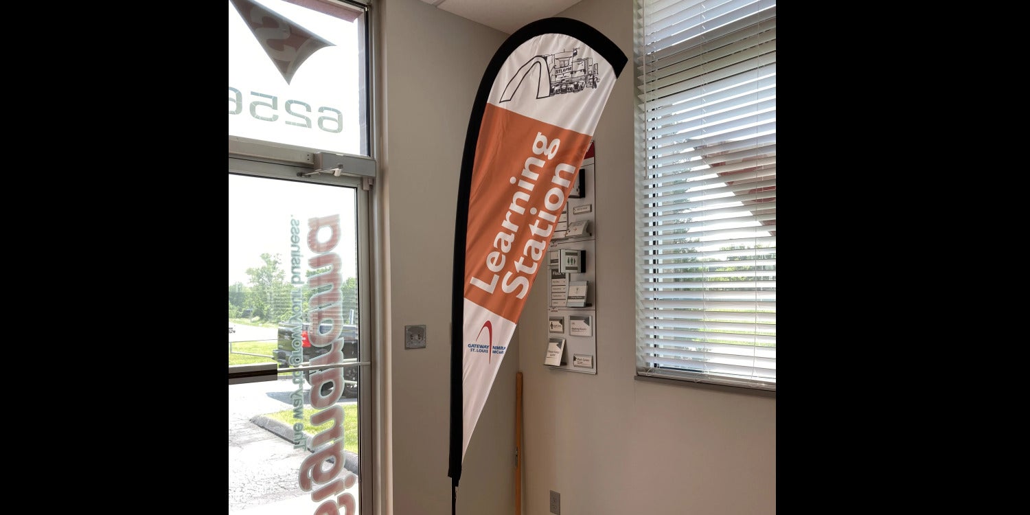 Feather Flags & Teardrop Banners