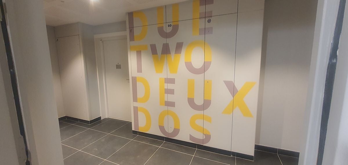 Décorations et signalétiques intérieures de résidence