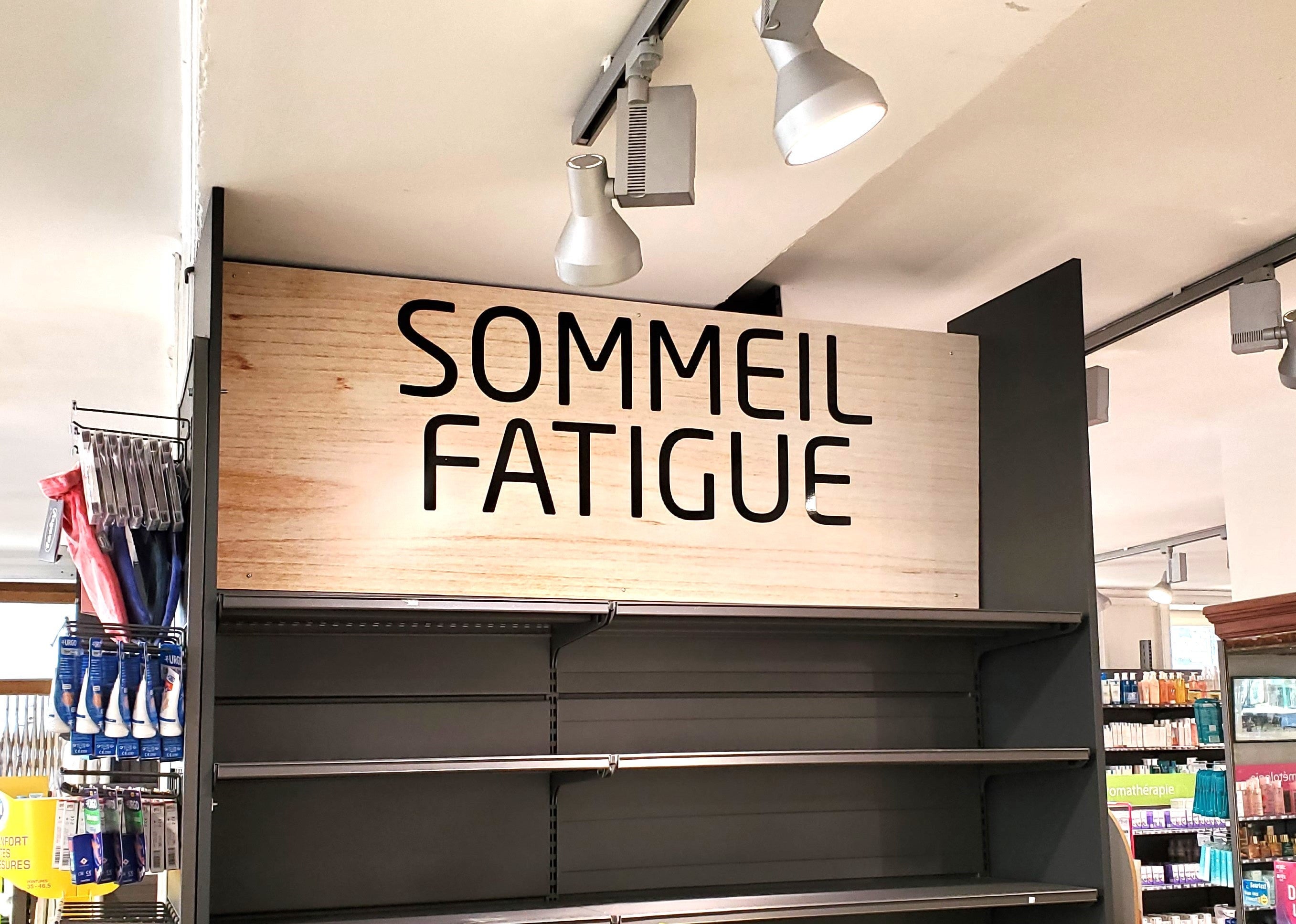Adhésifs pharmacie, ambulances, vente au détail par Signarama Nantes