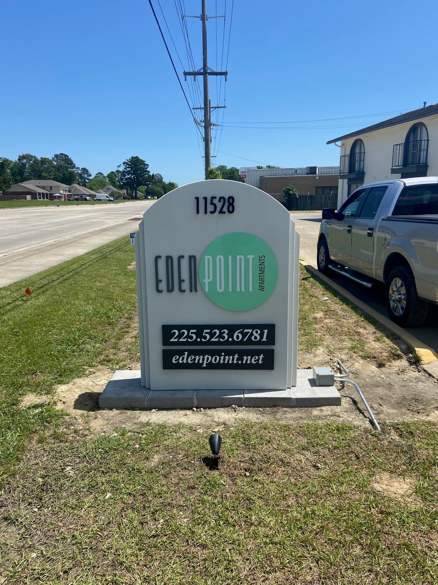Freestanding & Standalone Signs