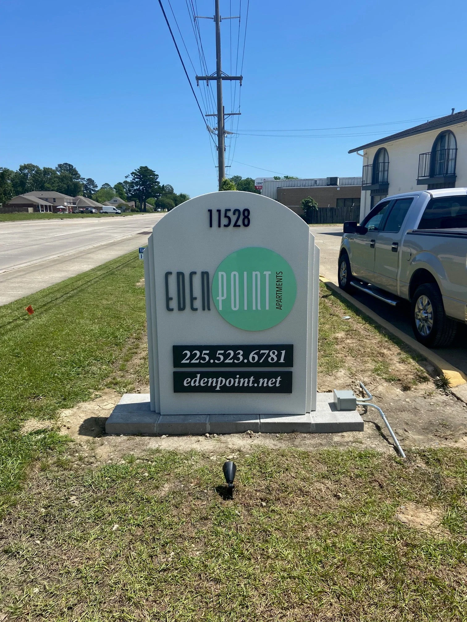 Freestanding & Standalone Signs