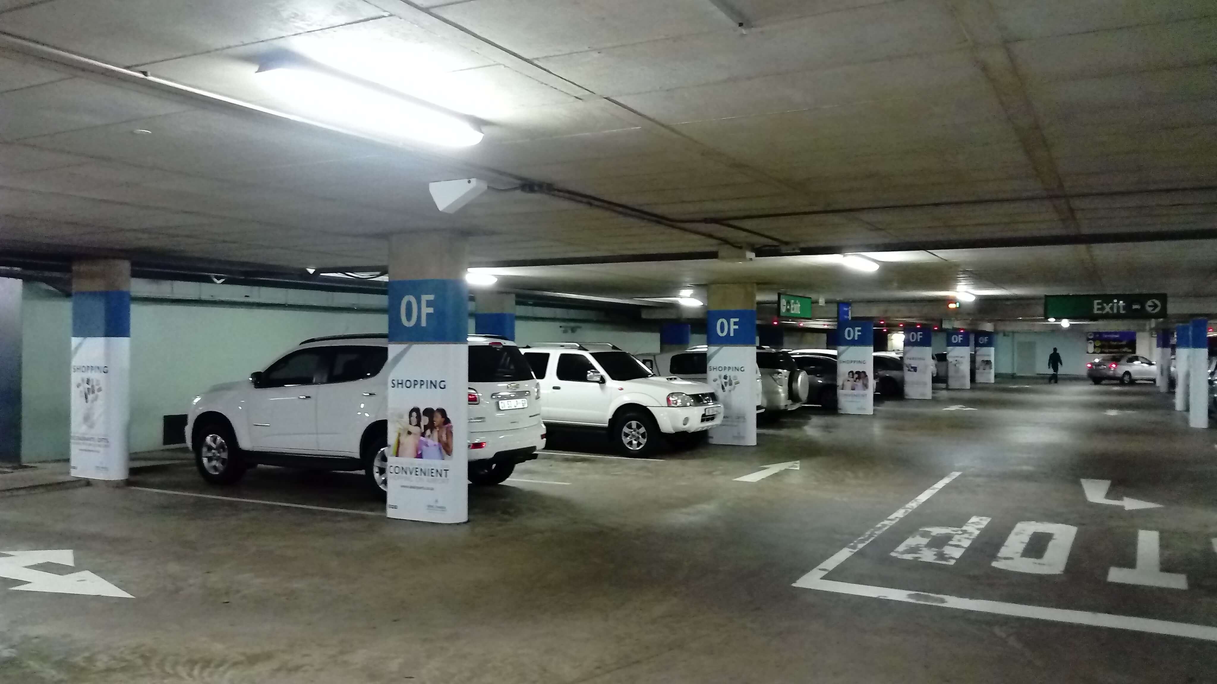 banner pillar wraps