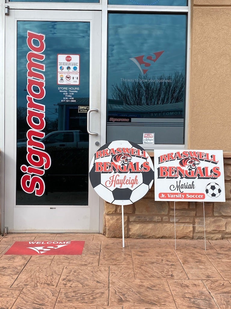 Custom Outdoor Signs for Business