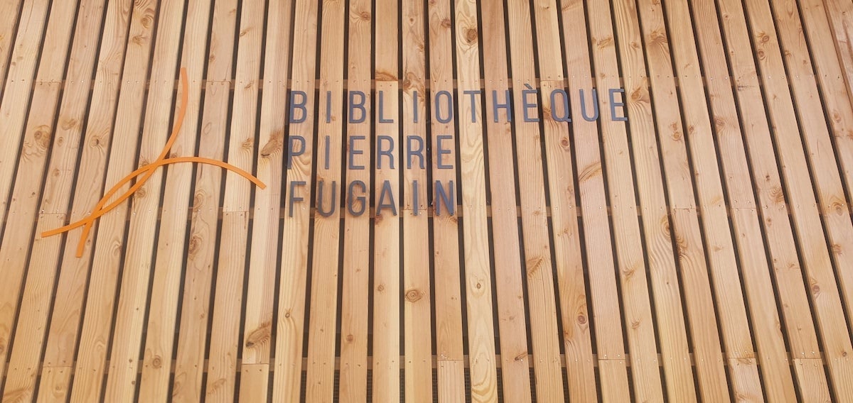 Enseigne lettres découpées en aluminium