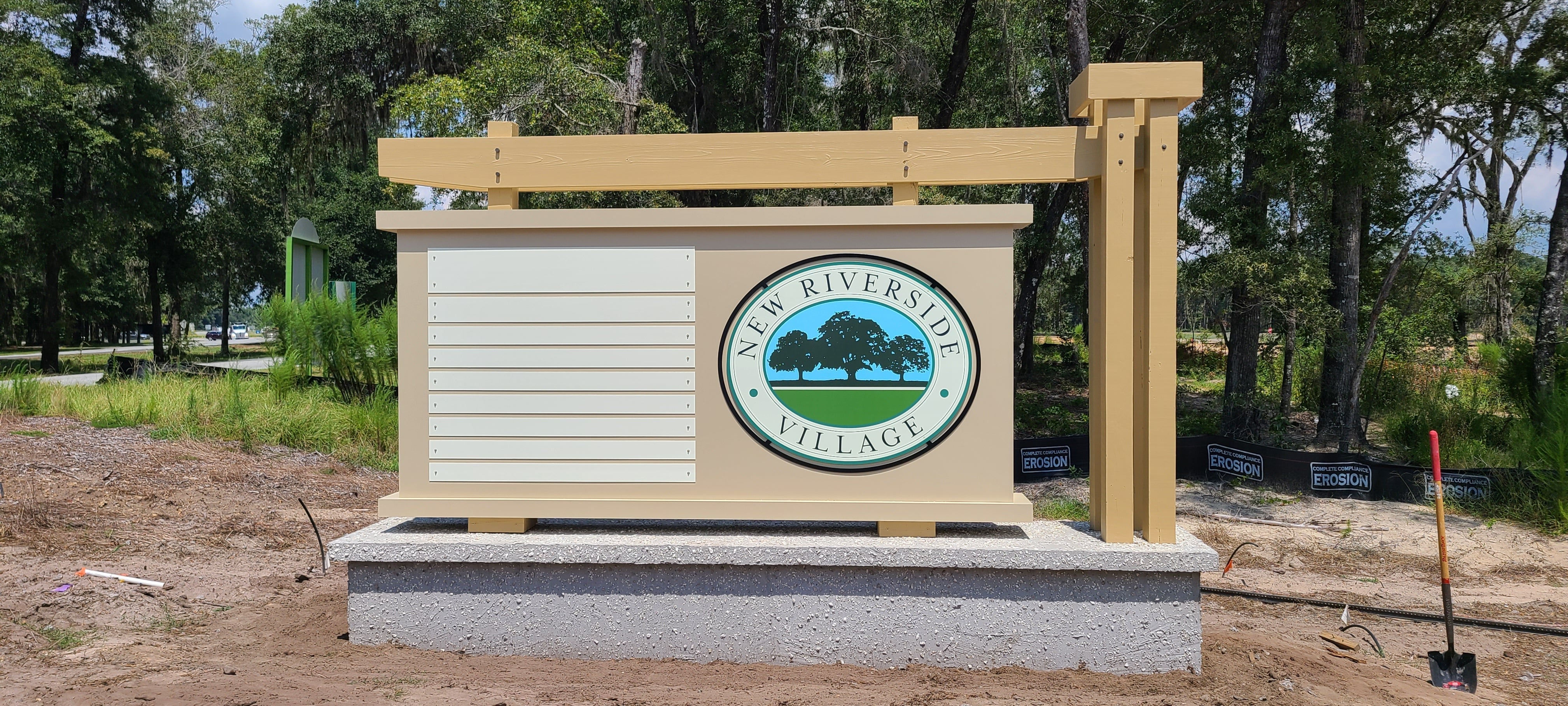 Freestanding & Standalone Signs
