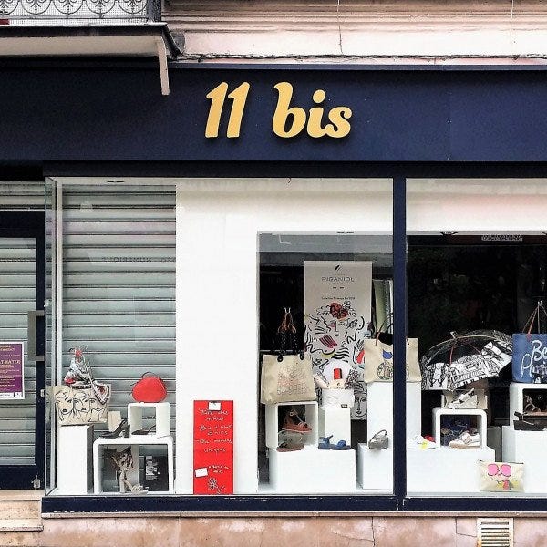 Lettres découpées sur entretoises -11 BIS- Signarama Valaparisis(95)