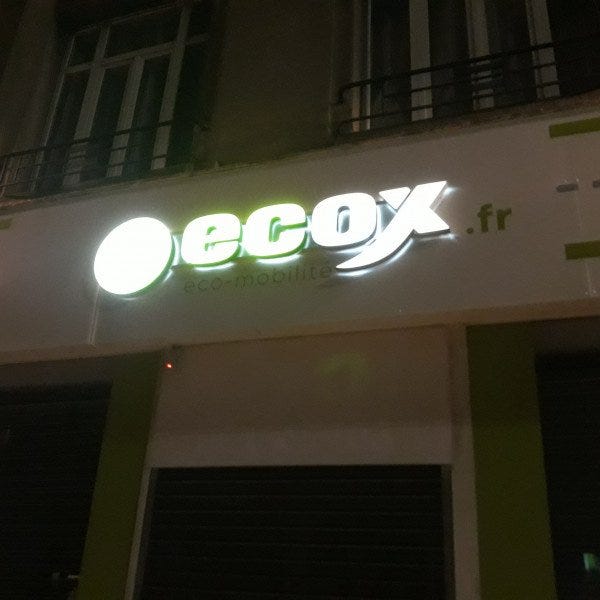 Enseigne lettres découpées lumineuses Valence - Accroître votre visibilité