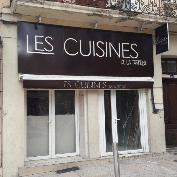Enseignes et panneaux publicitaires restaurant à Valence