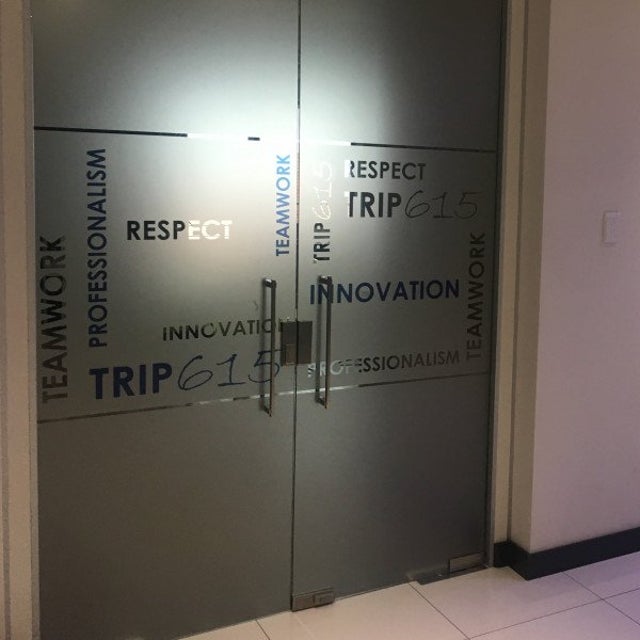 Window signs of a wide variety to get you noticed - Signarama