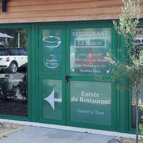 Film micro perforé - Restaurant Le Bistrot de l'hotel Confort Hotel - Réalisation Signarama Valparisis(95)