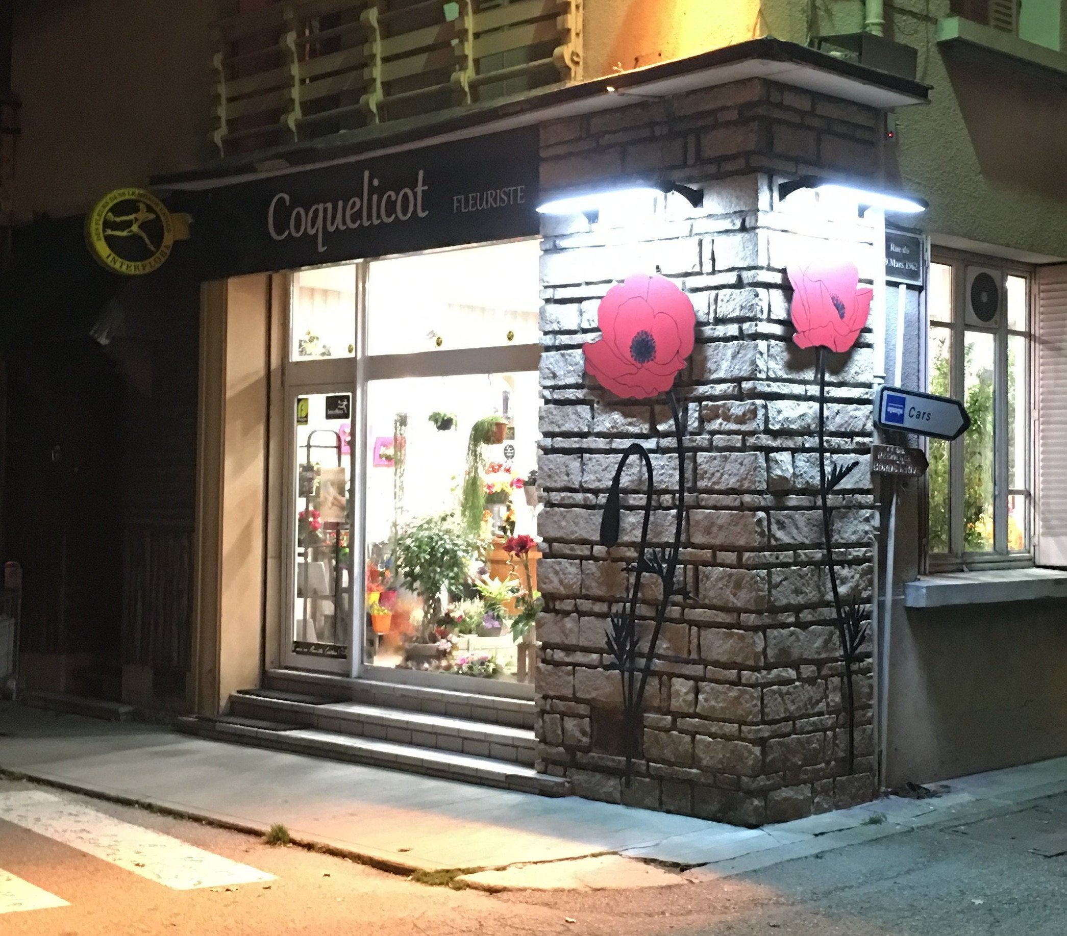 Fleur en découpe - Impression numérique - Eclairage rampe lumineuse