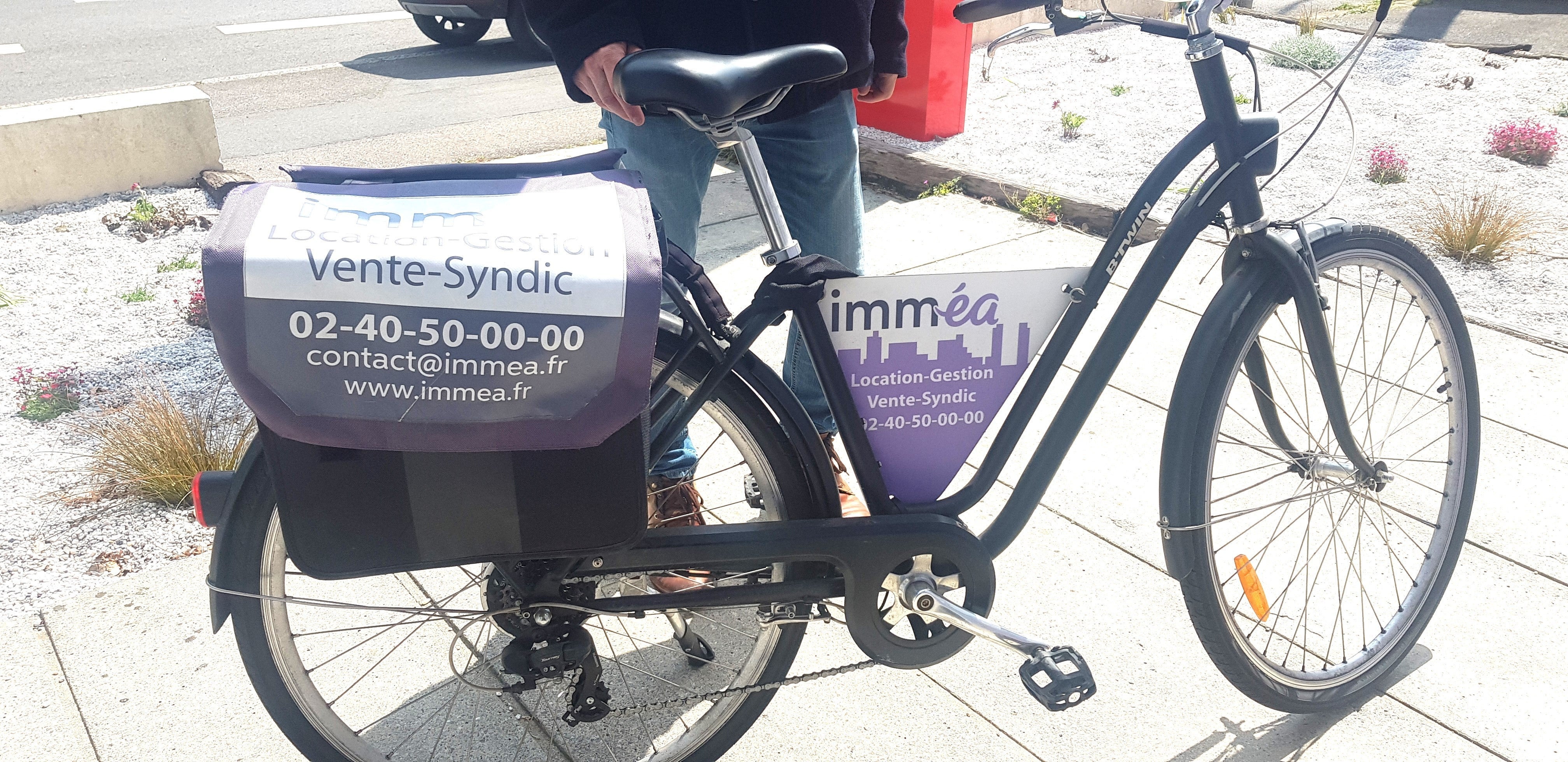 Marquage vélo, adhésifs pharmacie et enseignes lumineuses par Signarama Nantes