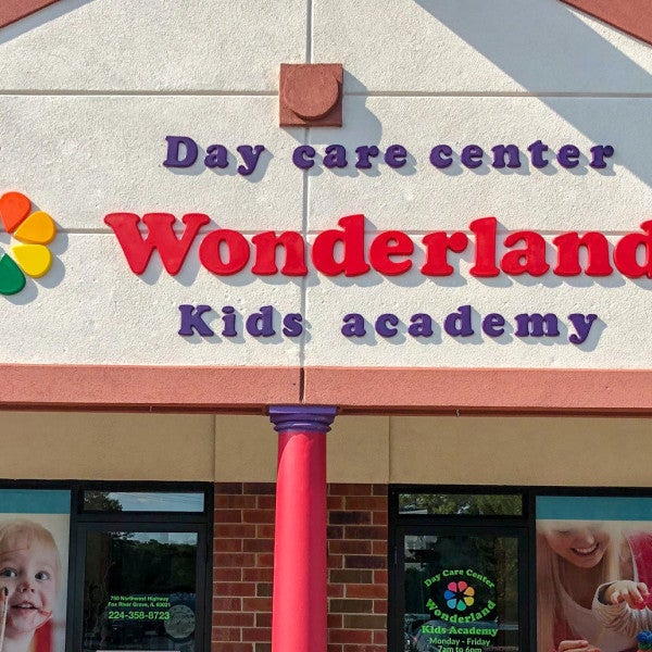 7 Essential Tips for Designing Eye-Catching Building Signs That Attract Customers
